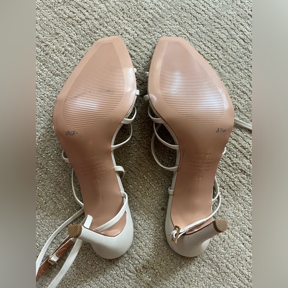 Alias Mae Isabelle Heels - Picture 8 of 14